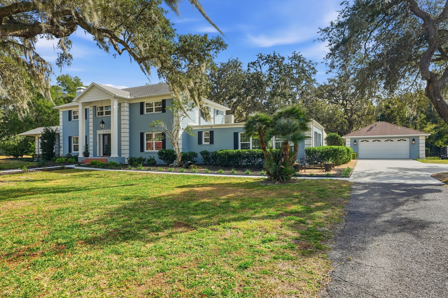 The house & driveway — Lakeview Estate